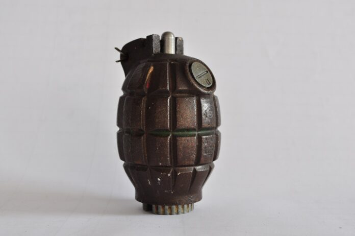 12092023-hand grenade bomb-pixabay