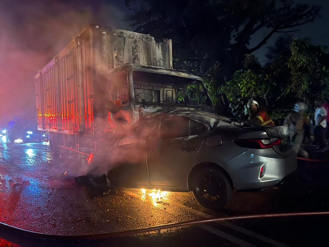 Cops confirm two individuals burned in Rawang crash were married couple