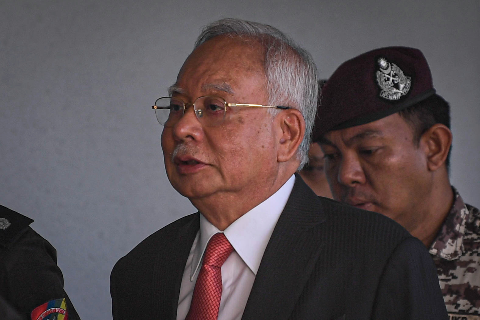 Don’t pre-empt Najib’s royal pardon, it’s up to Agong: Anwar