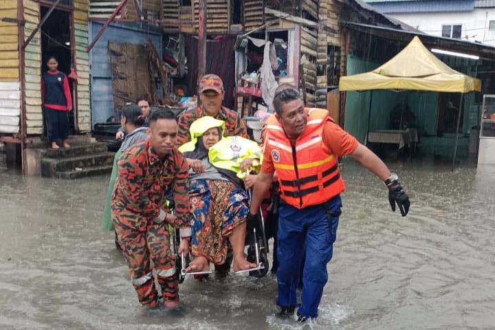 Banjir kilat landa ibu kota, Kampung Periok antara yang terlibat