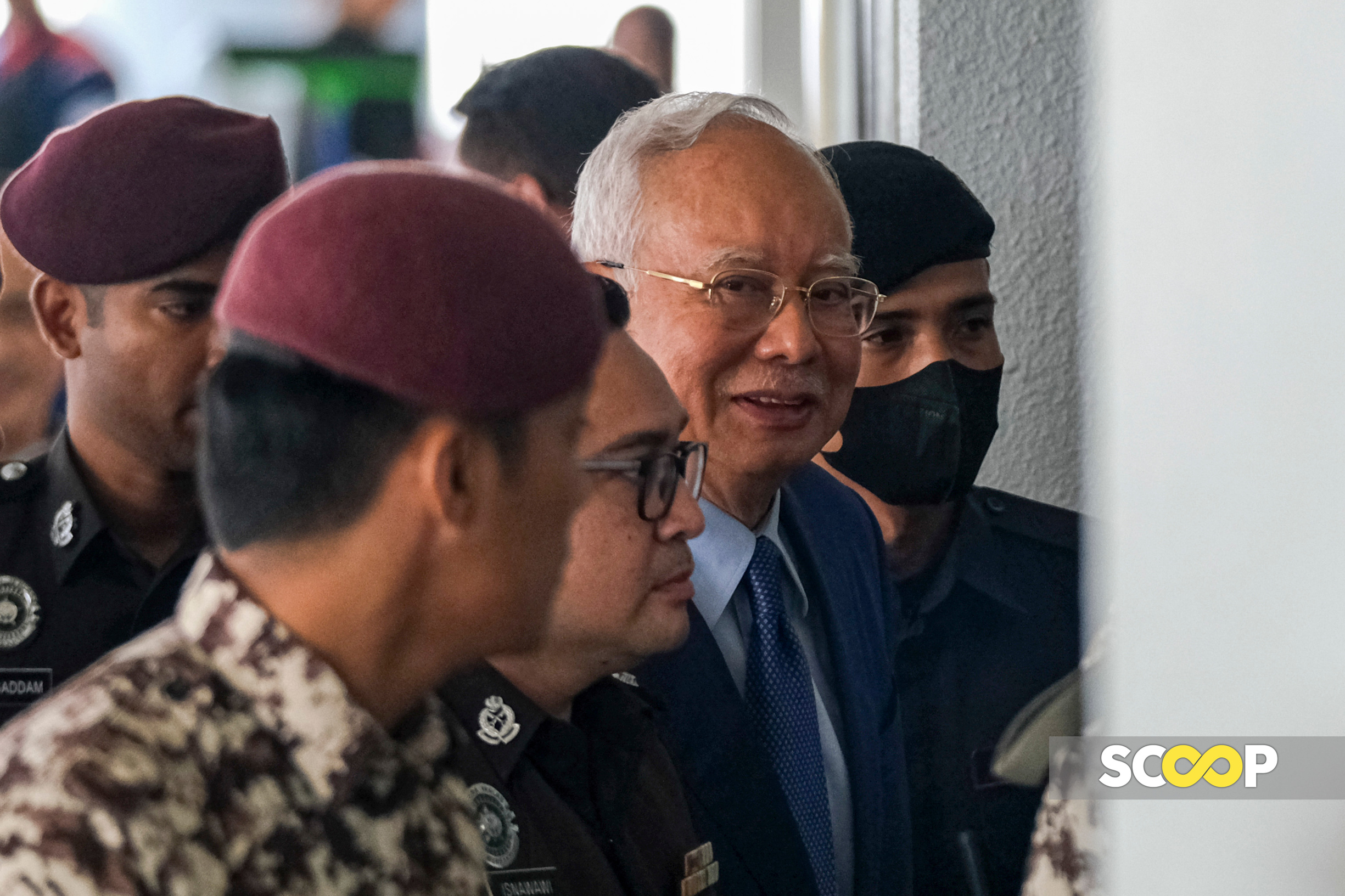 Pendakwaan mahu pinda tiga pertuduhan terhadap Najib