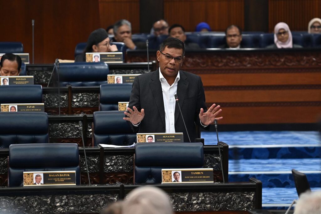 Permohonan warganegara Kebanyakan warga emas gagal ujian bahasa Melayu