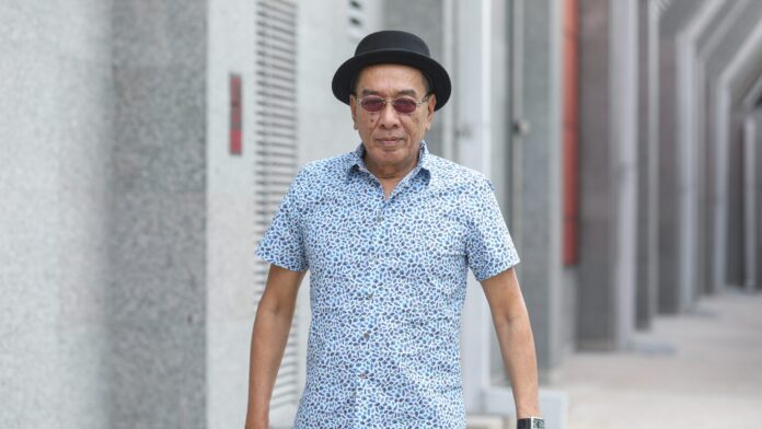 Tokram tolak berlakon