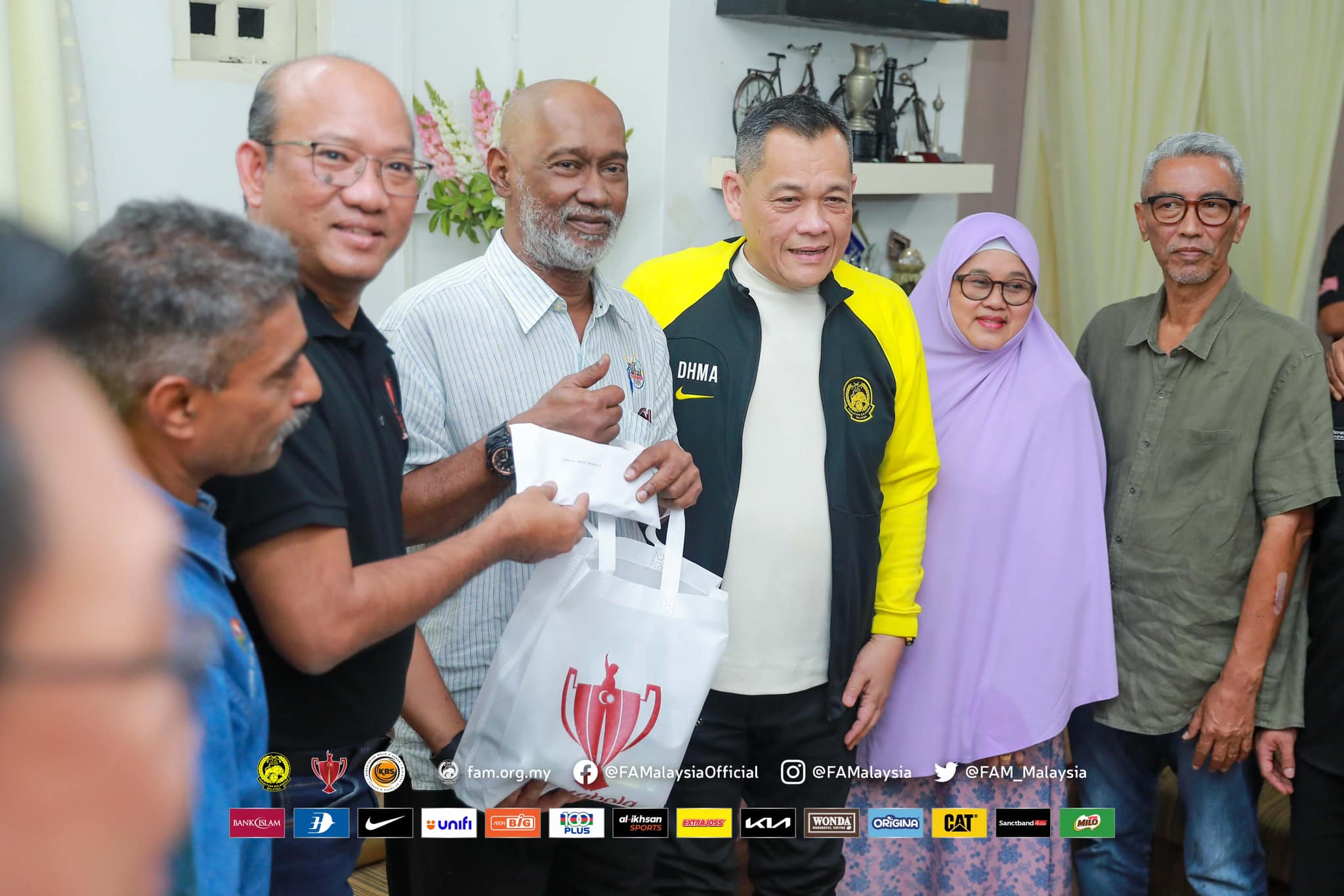 FAM pays tribute to ailing football legends