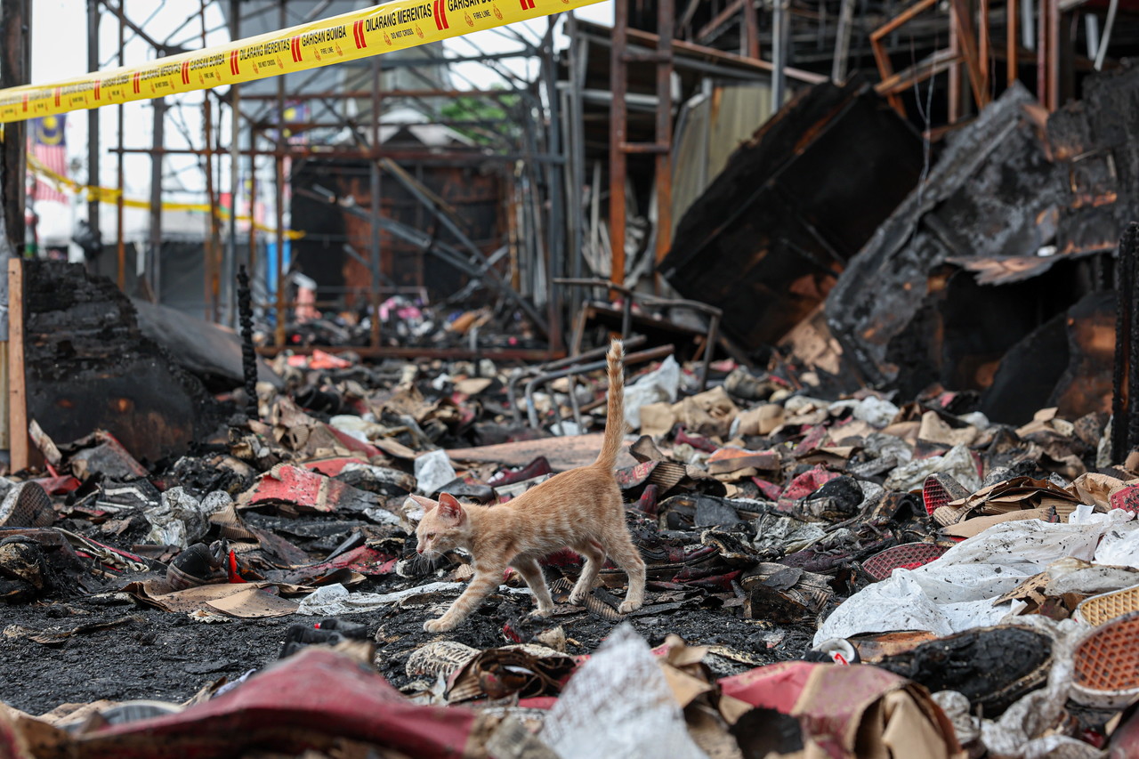 Uptown Kota Damansara blaze: witness claims he heard ‘loud explosion’