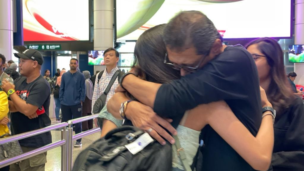 Stranded no more: first batch of Malaysia Airlines passengers lands safely at KLIA