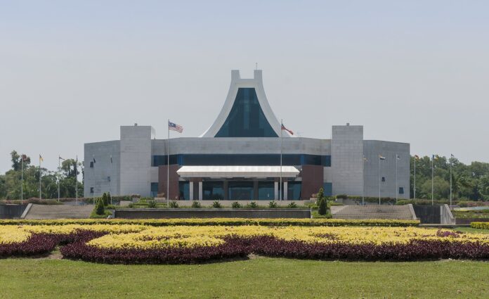 Sabah Legislative Assembly building-wikipedia