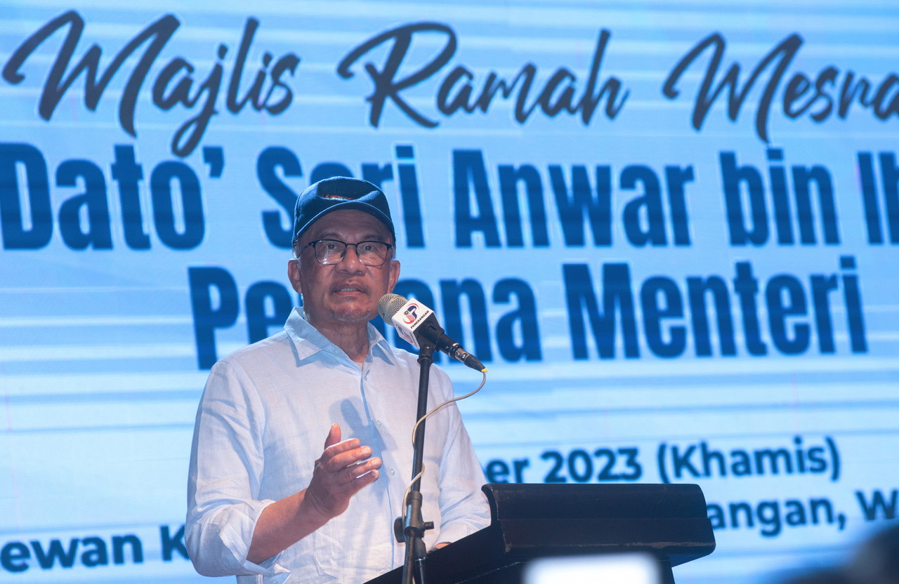 Govt focusing to resolve basic issues, not to build Labuan-Sabah bridge, says PM