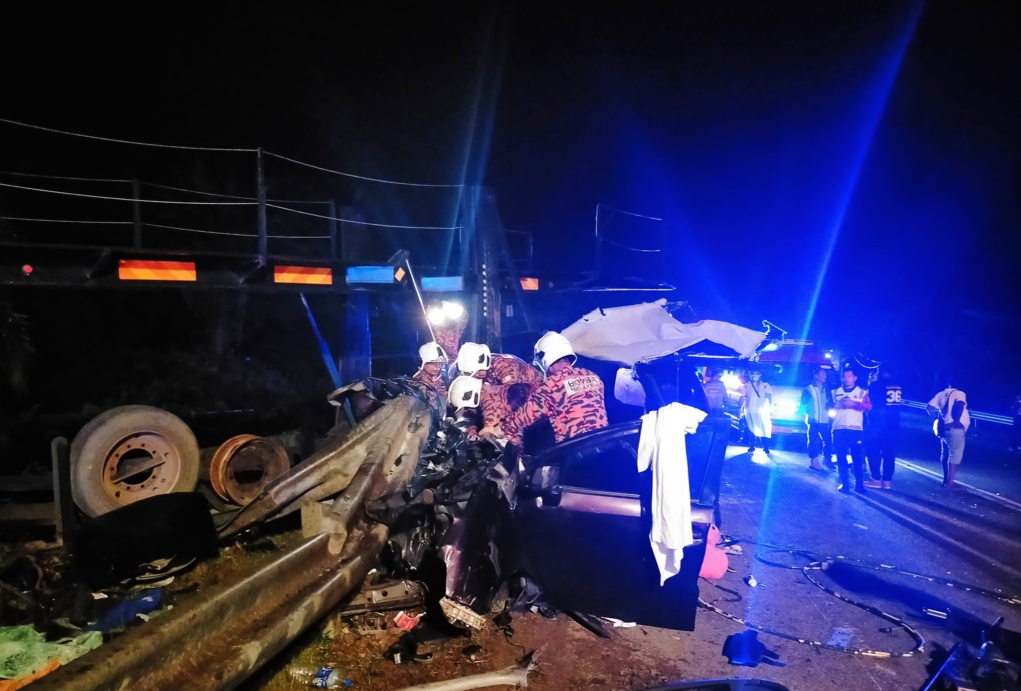 Car-trailer crash near Kuala Lipis kills woman, two sons aged three, 10