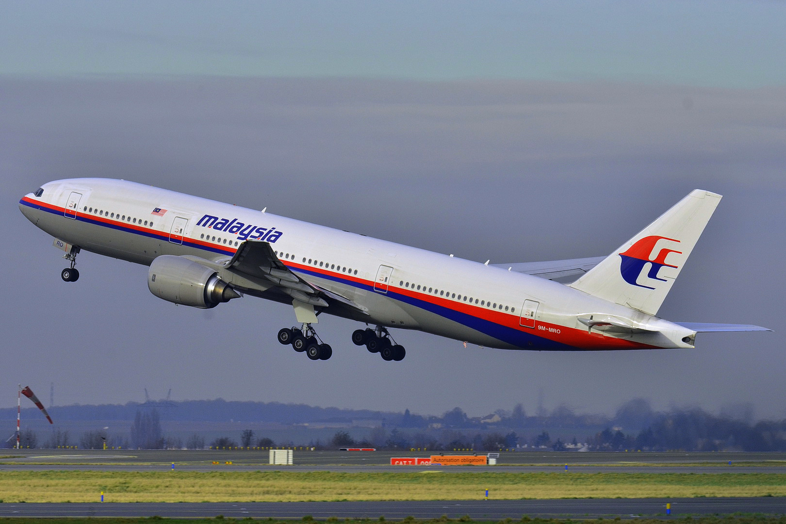 Flight MH370 could be found in a matter of days, according to pair of aviation experts