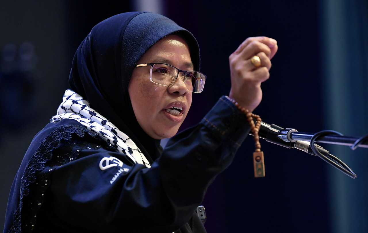 Sexual harassment complaints lodged by men increasing: Aiman Athirah