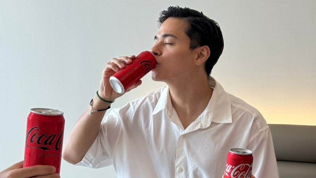 Promosi jenama minuman kola terkenal, Dini Schaztman dikecam teruk netizen