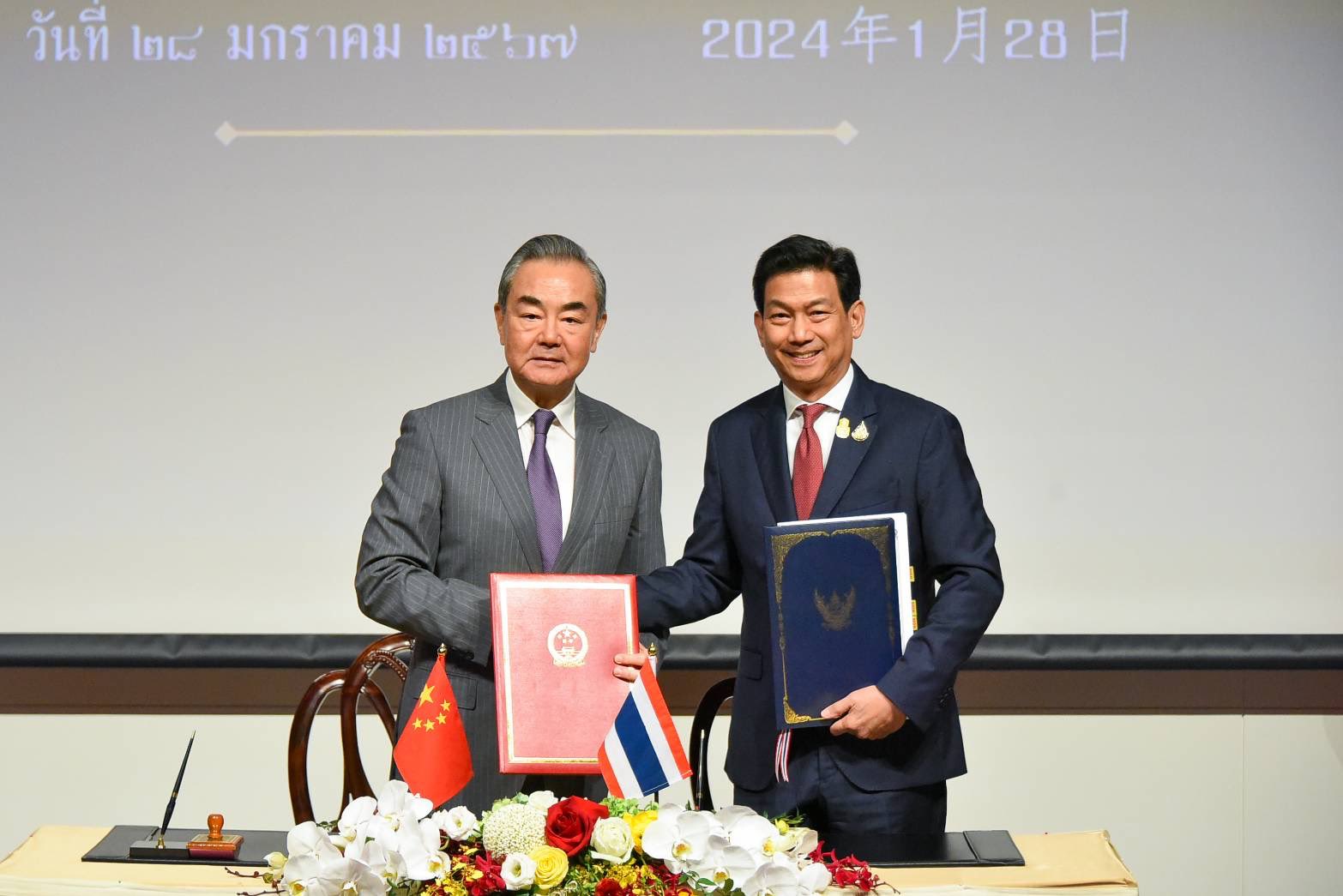 Thailand, China ink agreement granting visa-free travel for citizens