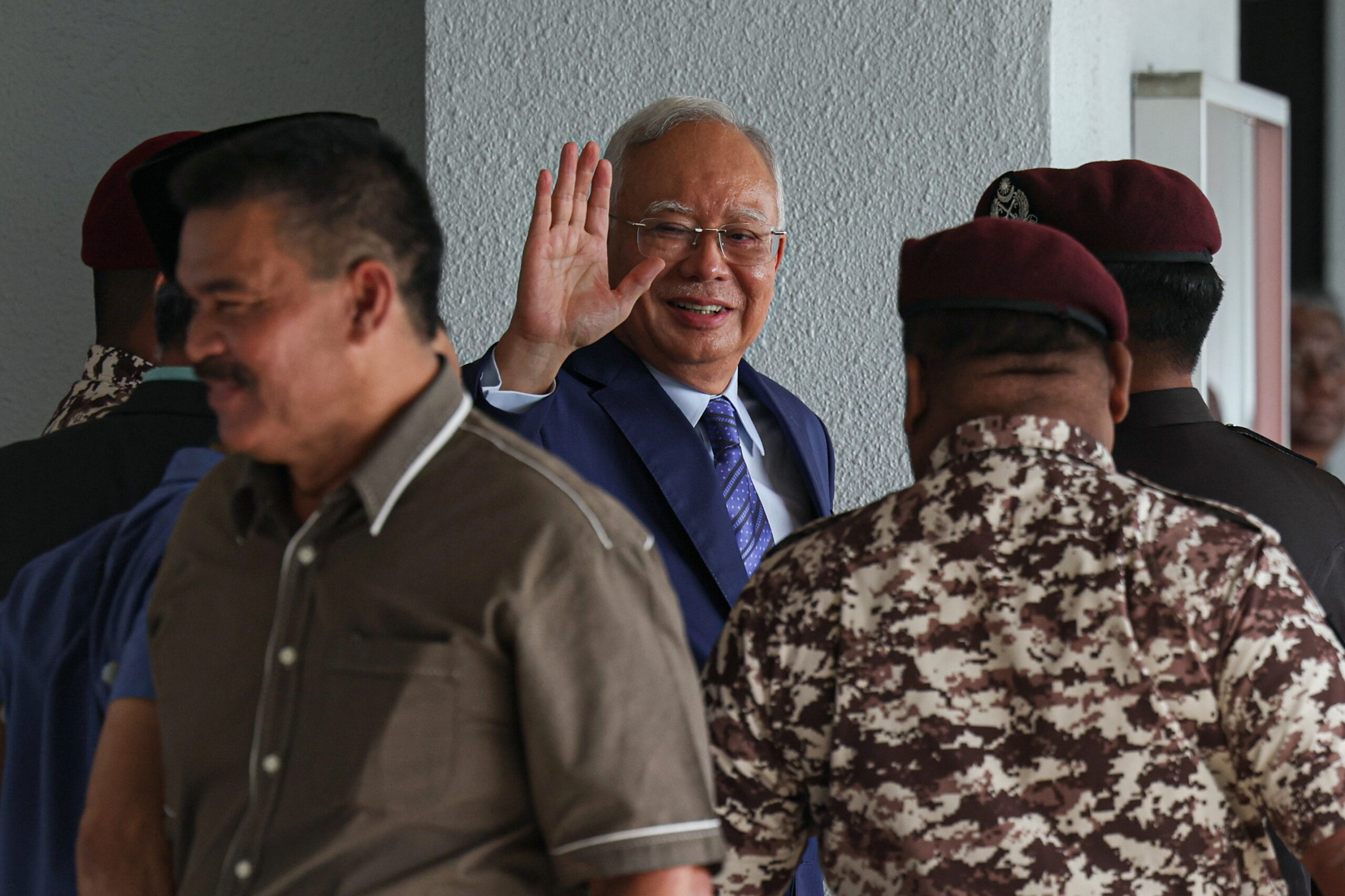 Najib suspected of receiving US$681 mil to buy votes during GE13: MACC officer