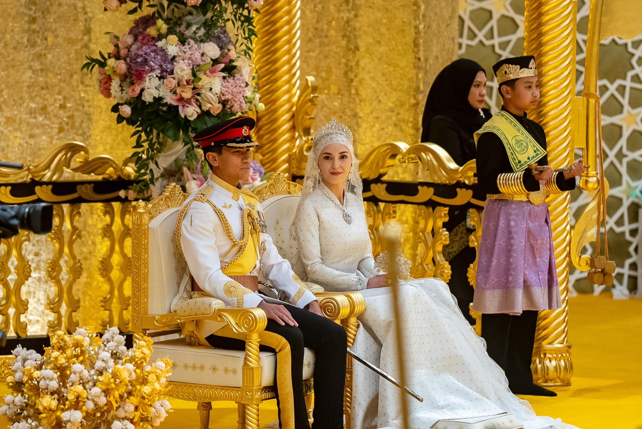 PM dan isteri rai pasangan Pengantin Diraja Brunei