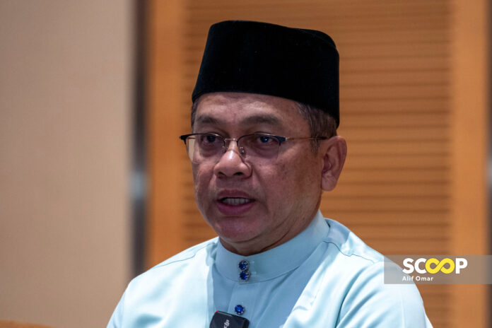 28092023-Datuk-Dr-Mohd-Naim-Mokhtar-Sambutan-Maulidul-Rasul-peringkat-kebangsaan-bagi-tahun-1445H-_-2023M-Alif-Omar_2-1-scaled