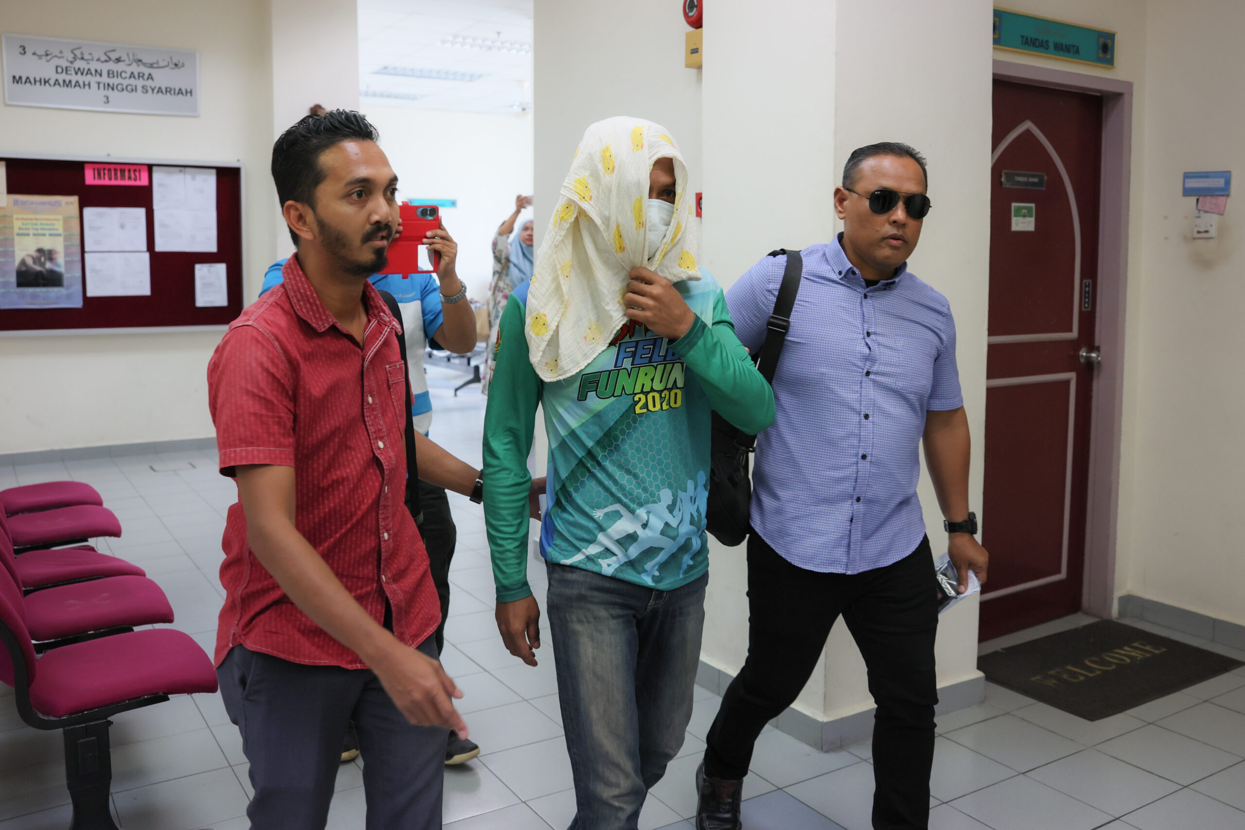 Buruh binaan individu pertama di Terengganu dihukum sebat kerana berkhalwat