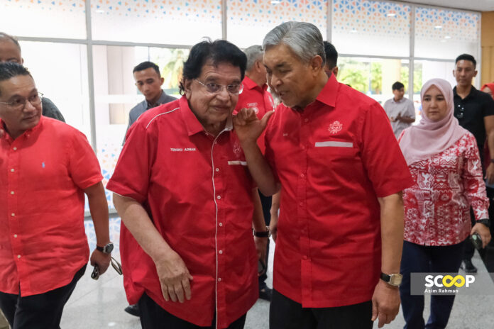 Tengku Adnan Tengku Mansor, Ahmad Zahid Hamidi at Umno HQ for Najib’s pardon appeal