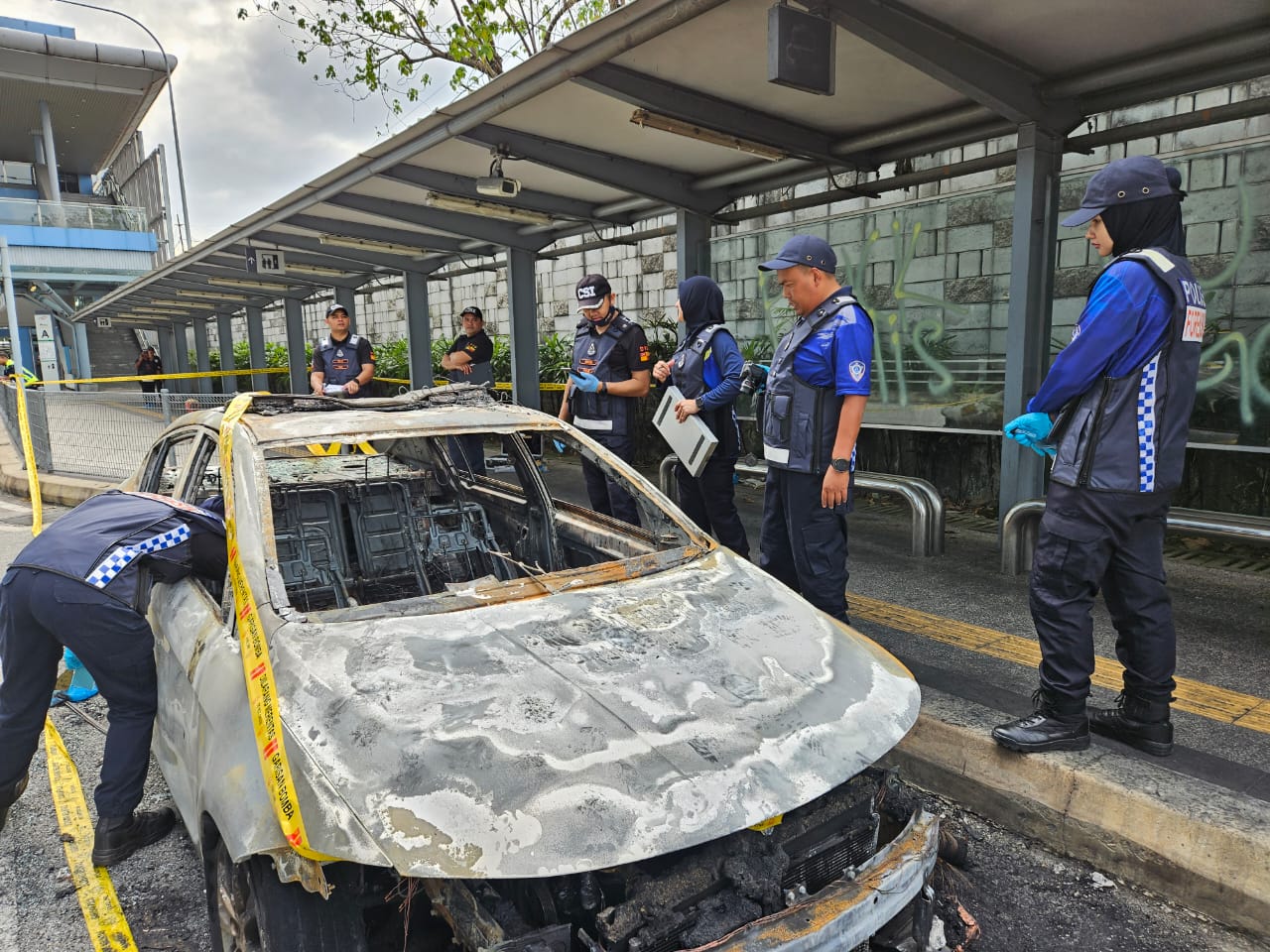 Cops make arrest related to burnt auxiliary police car near MRT station