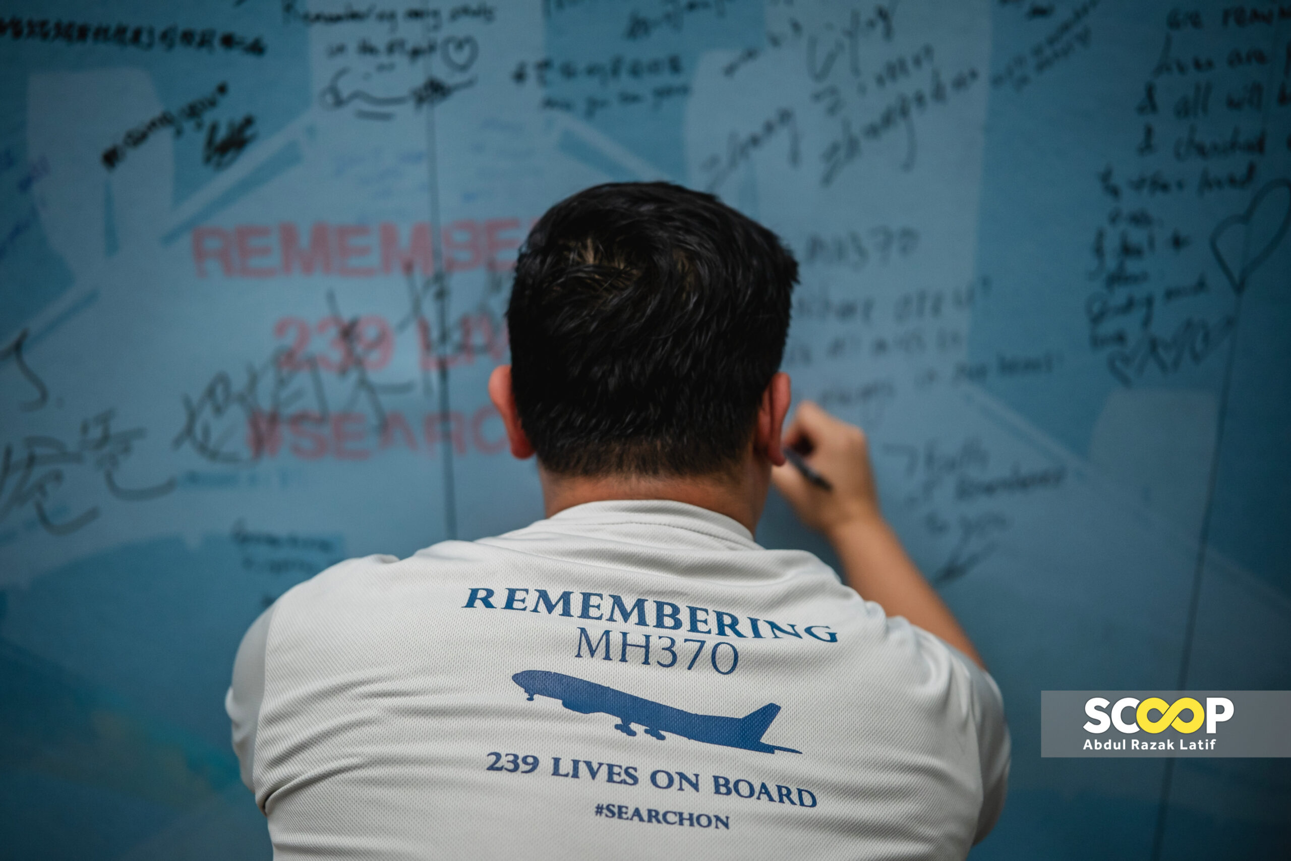 Photo of the Day: MH370 victims' families gather to honour loved ones