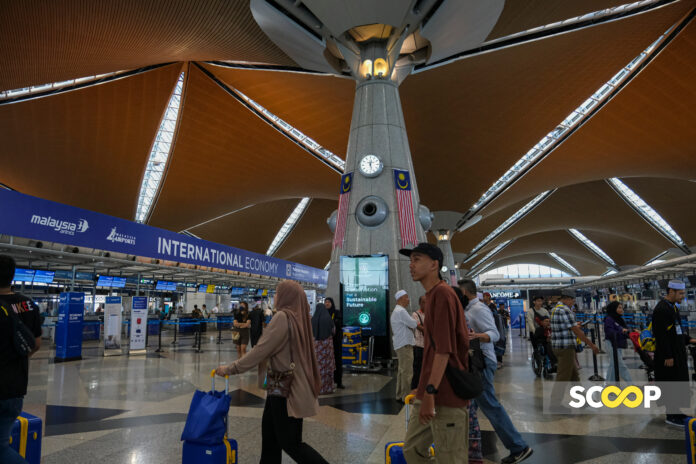 16082023 - Suasana di Lapangan Terbang Kuala Lumpur (KLIA) Terminal 1 - AZIM RAHMAN 28