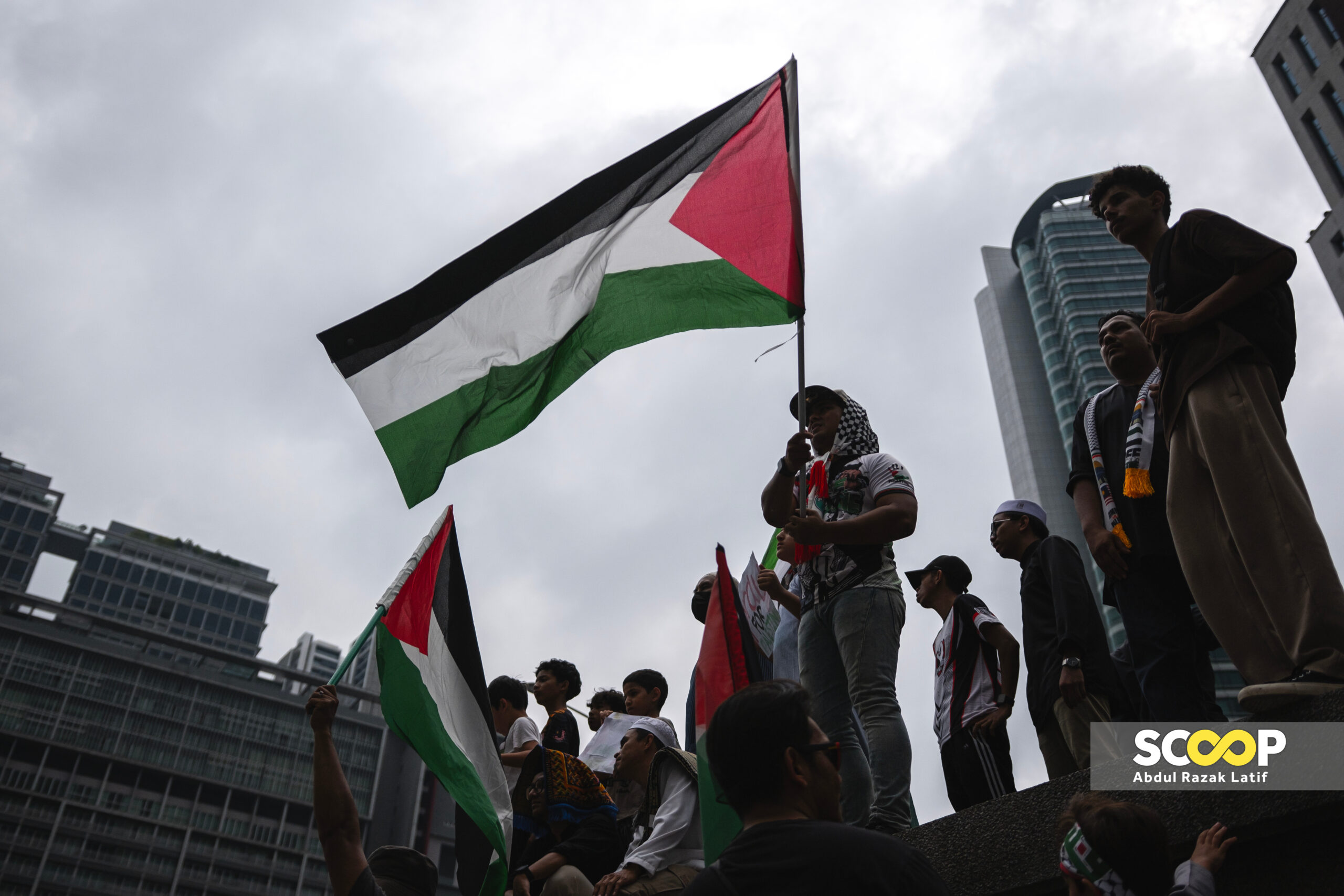 Malaysia not ruling out delivering Gaza aid via airdrop, says defence minister