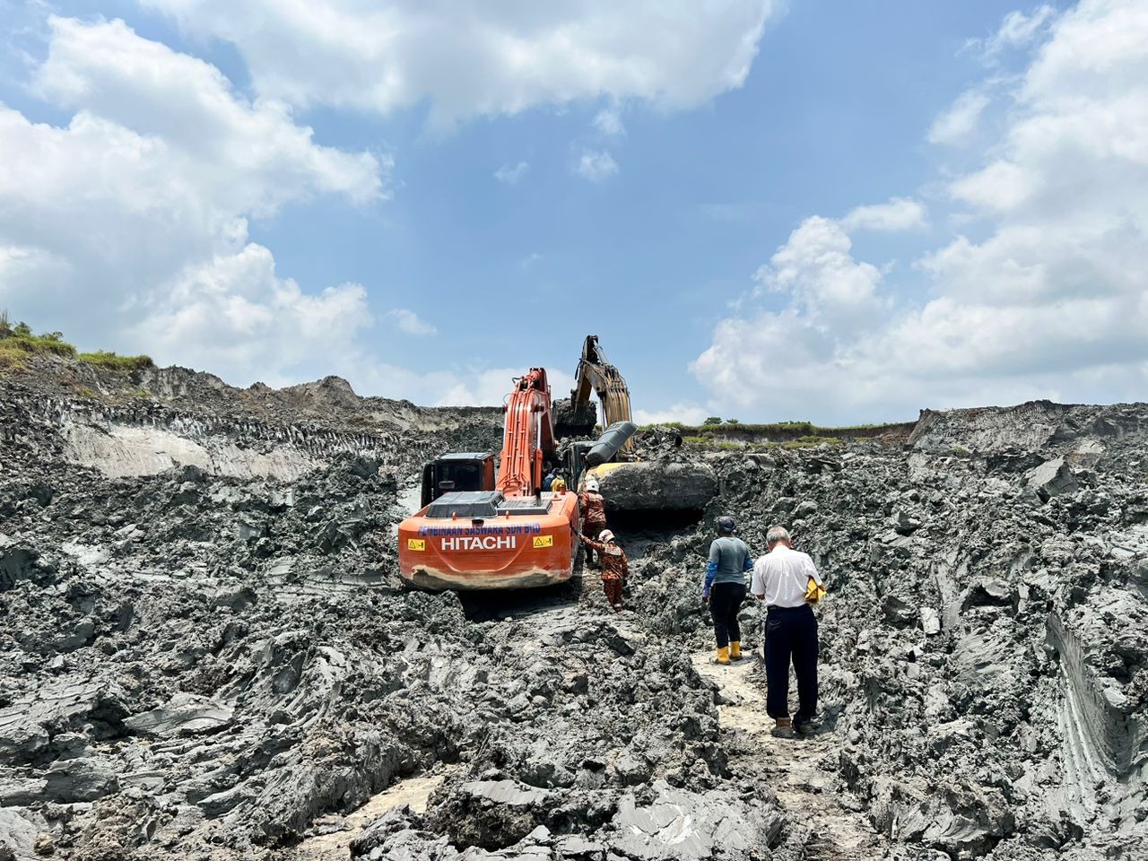Man dies in Banting quarry landslide