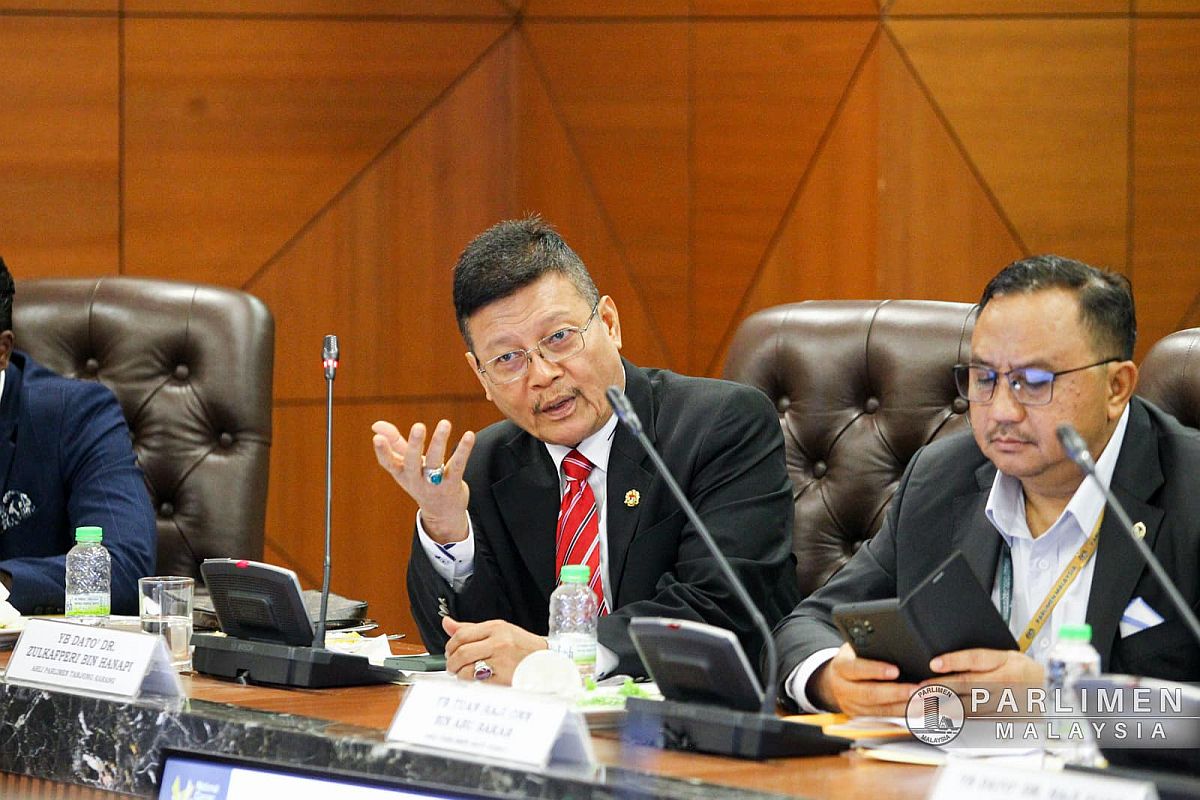 Wan Saiful’s claims are slanderous, malicious: Zulkafperi