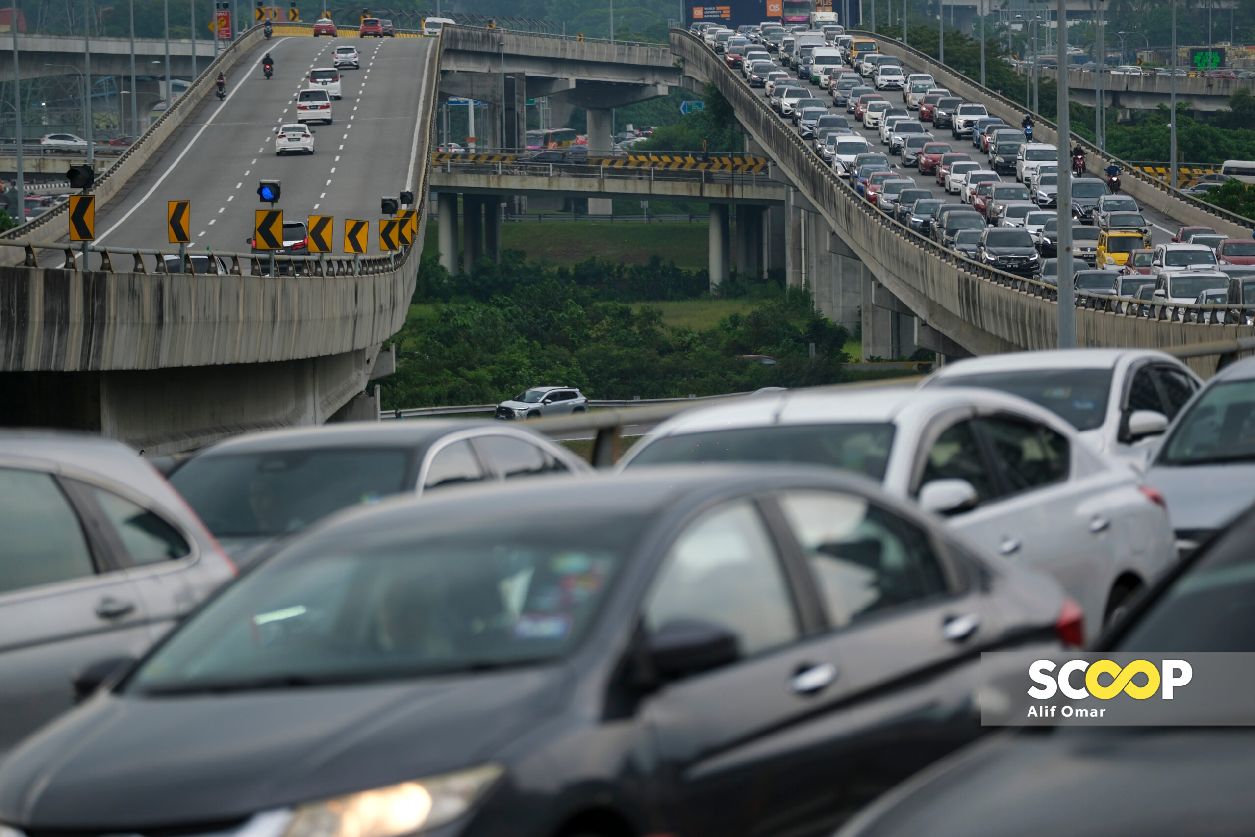 A must every Raya: traffic jams as people head home for the holidays