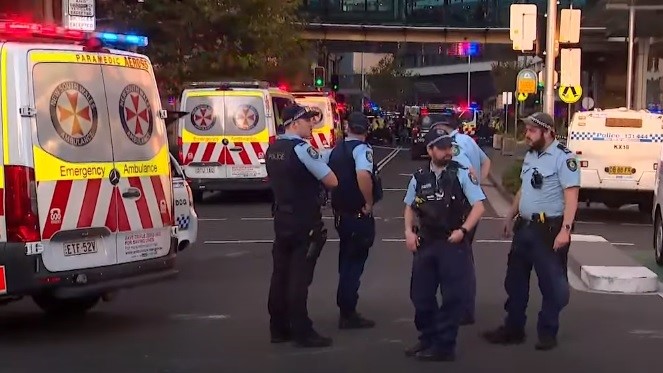 Stabbing rampage leaves five dead in Sydney’s Bondi Junction mall | Scoop