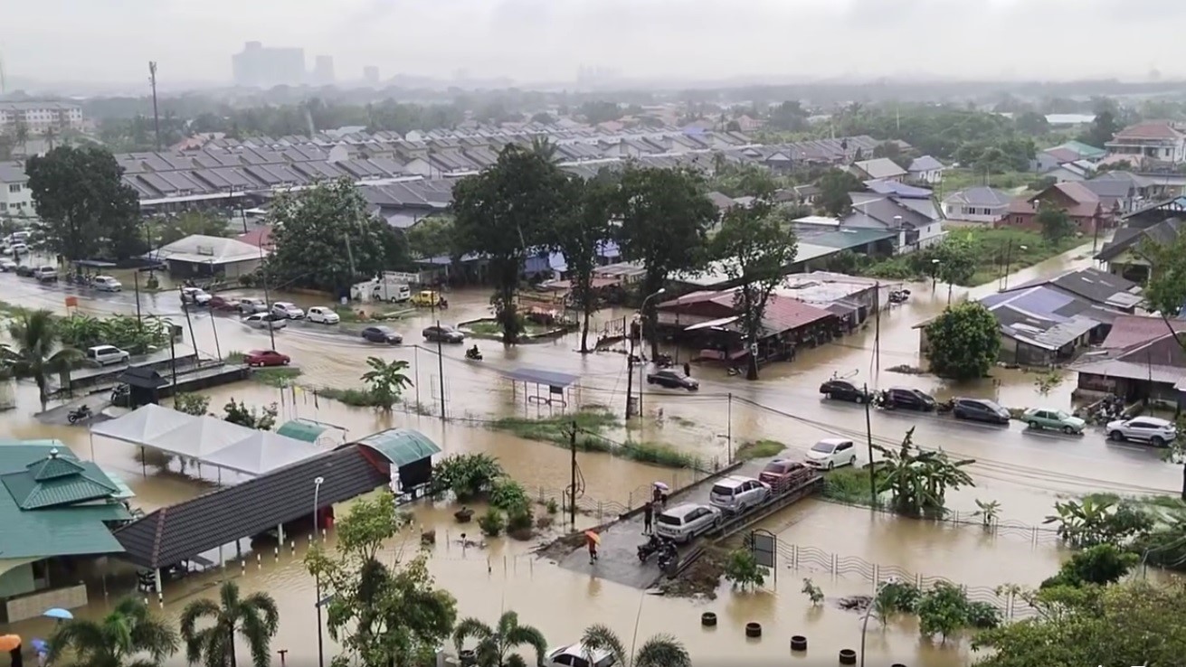 Meru underwater: flash floods swamp homes after heavy rain