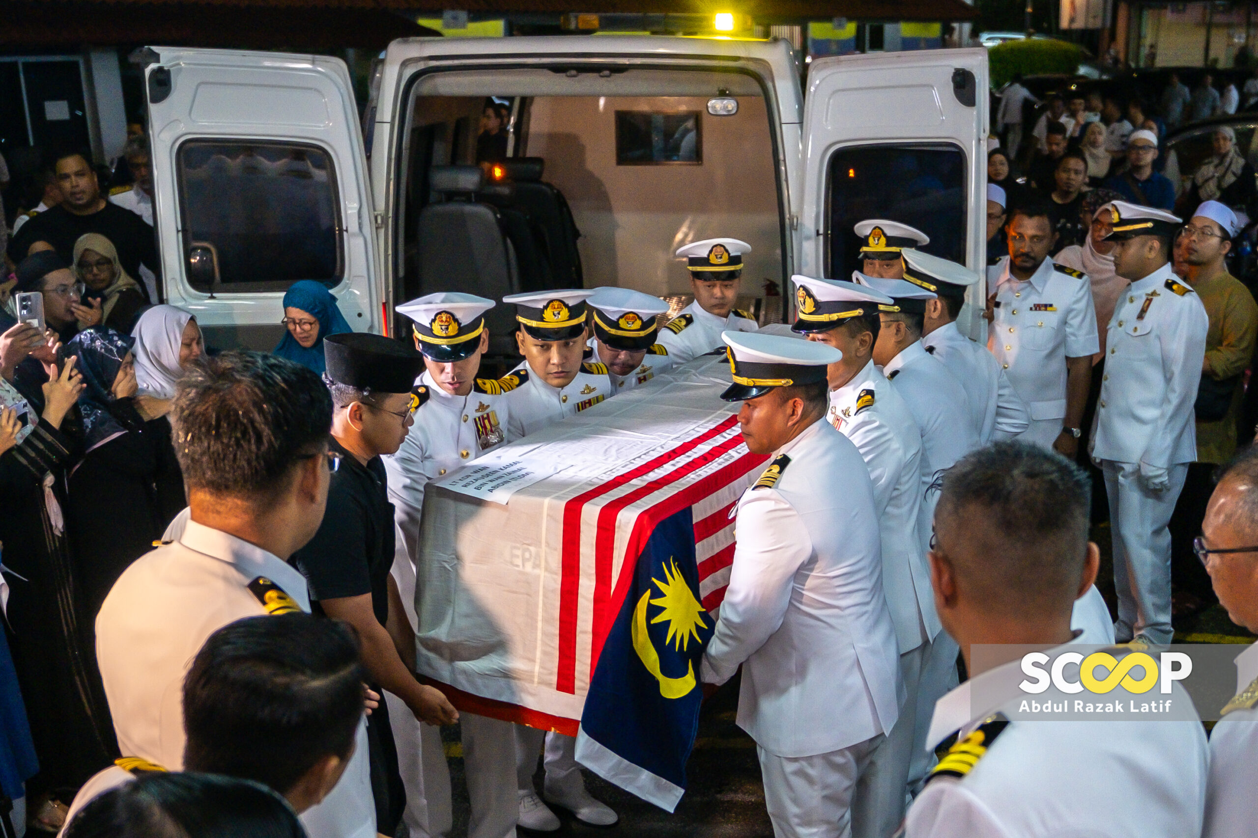 Remains of navy pilot Wan Rezaudeen Kamal laid to rest