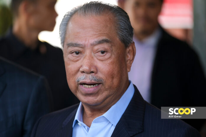 11032024-Tan-Sri-Muhyiddin-Yassin-menyerahkan-pindaan-perlembagaan-parti-di-Ibu-Pejabat-Jabatan-Pendaftaran-Pertubuhan-Putrajaya-scaled
