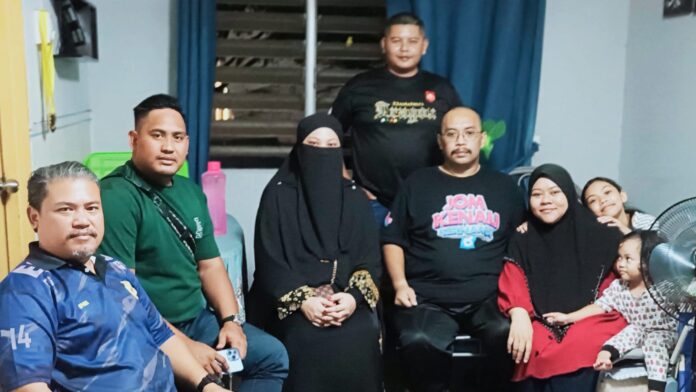 Farah Cie Visits Hadith