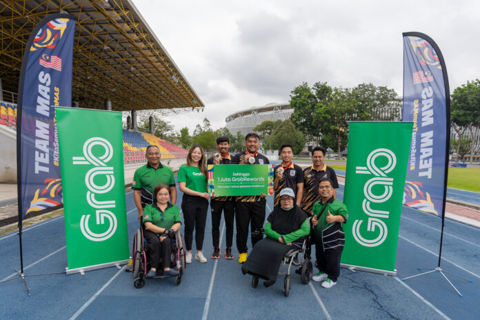 Adelene Foo, Managing Director of Grab Malaysia, with PWD partners, Olympic and Paralympic medallists 1