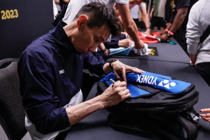 Birthday boy Chong Wei pledges thousands of racquets to Orang Asli kids ...