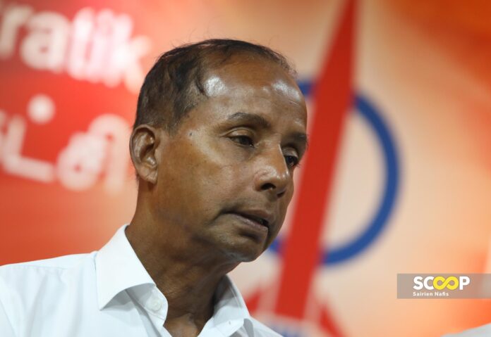 12122023-M-Kulasegaran-during-DAP-Press-Conference-SAIRIEN-NAFIS-03-scaled