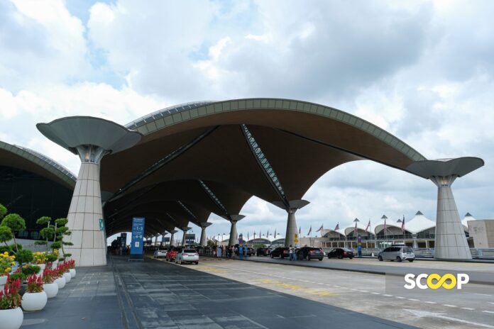 16082023 - Suasana di Lapangan Terbang Kuala Lumpur (KLIA) Terminal 1 - AZIM RAHMAN 25