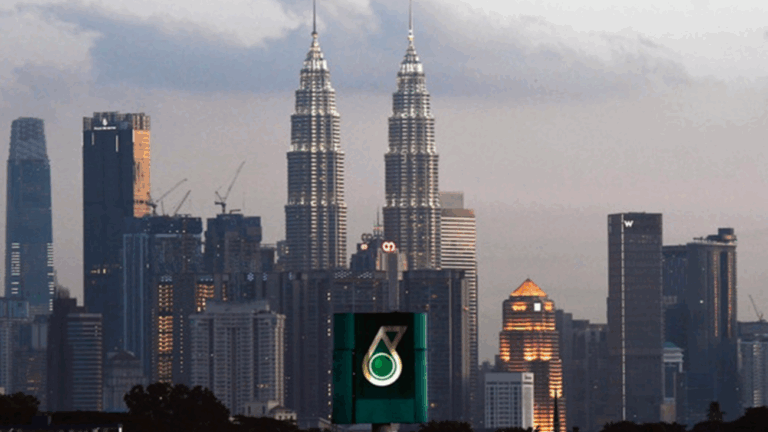 Petronas kini pengimport bersih bahan api: Anwar | Scoop