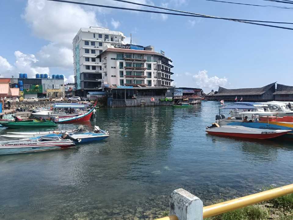 Tsunami alert issued for Sabah coastal areas following powerful quake off Mindanao | Scoop