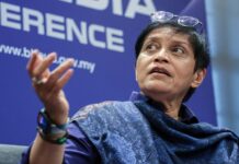 Tiada siapa mengatasi perlembagaan : Azalina